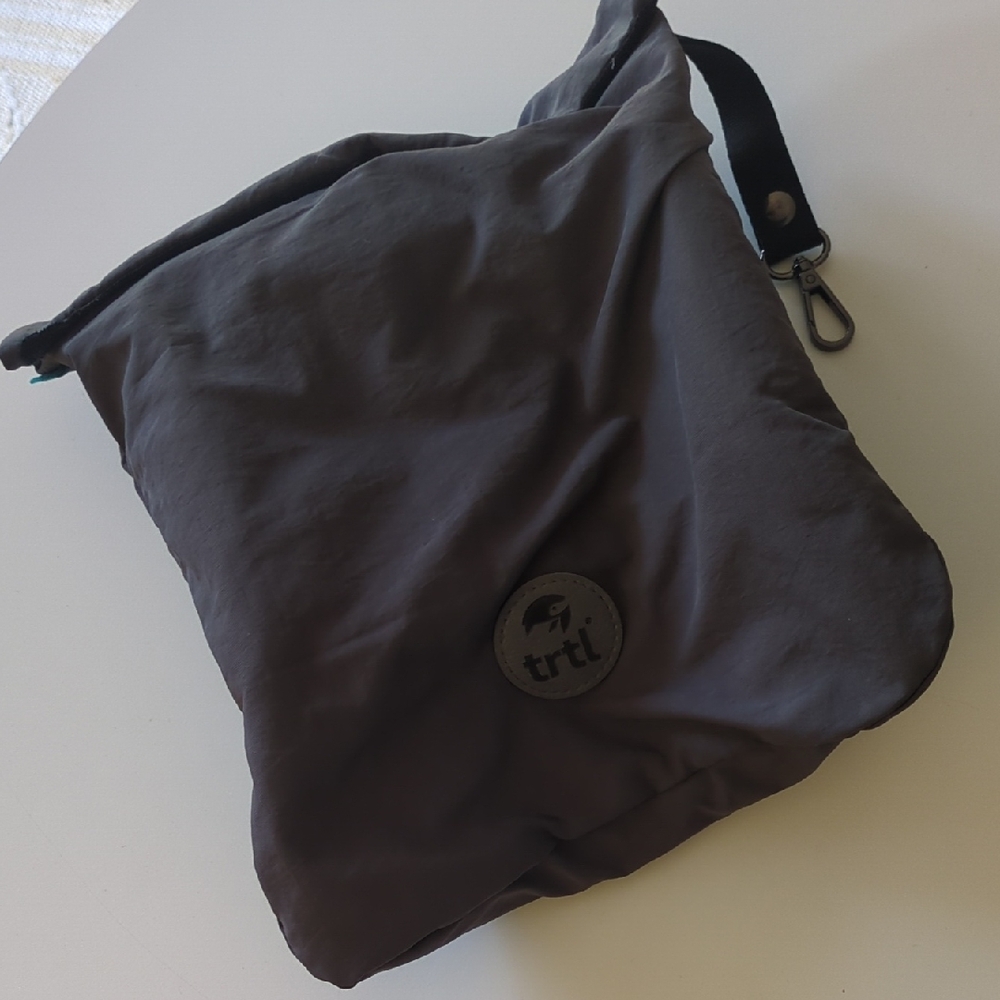 Trtl Travel Pillow Grey Fleece